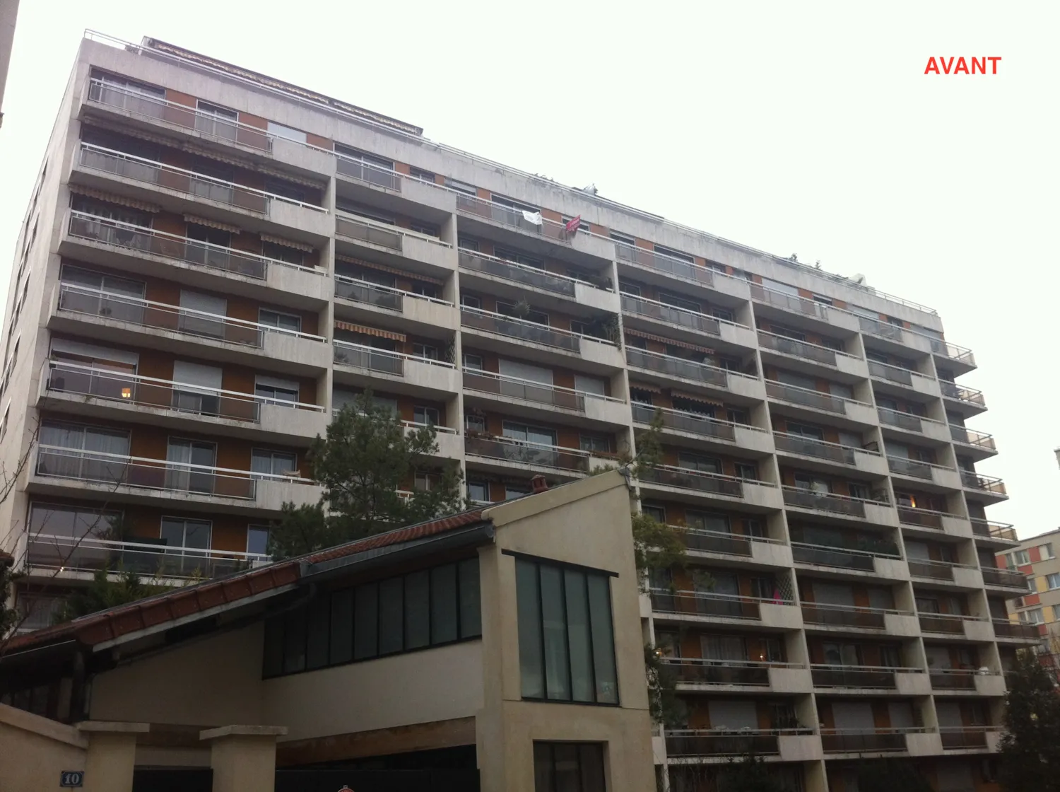 Photo de la façade rue de la résidence Vouillé avant travaux de rénovation.