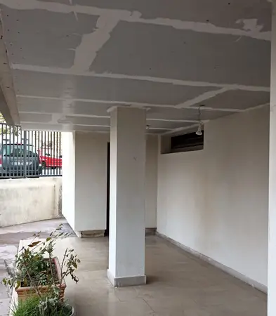 Isolation du plafond du plancher bas.